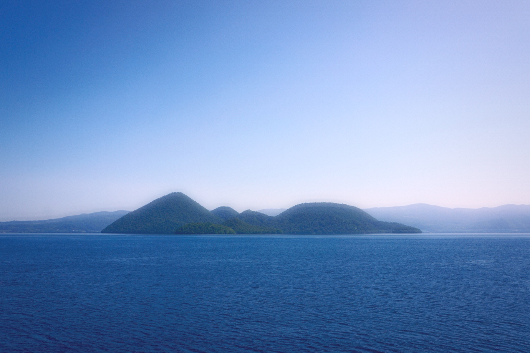 Lake Toya with the Bloom look
